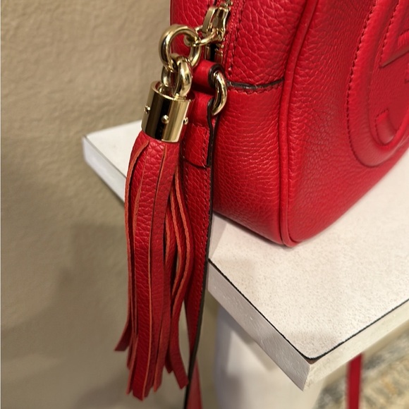 Like New! Authentic Gucci Red Leather Crossbody Bag - Picture 4 of 10